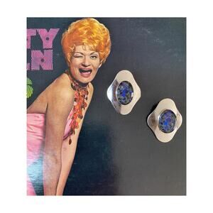 vintage 1970s earring sarah coventry cleopatra blue glitter clip on silver avant